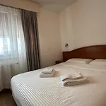 Du Quai Inn 3*
