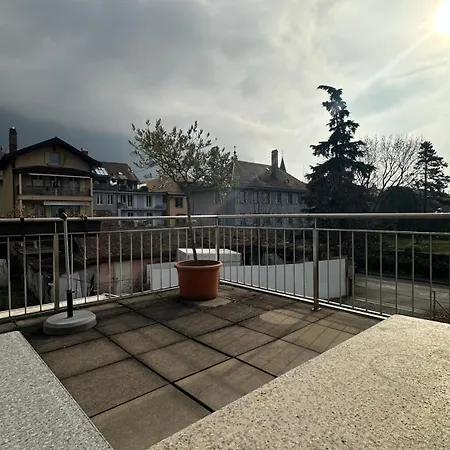 イン オテル デュ ケ ビルヌーブ