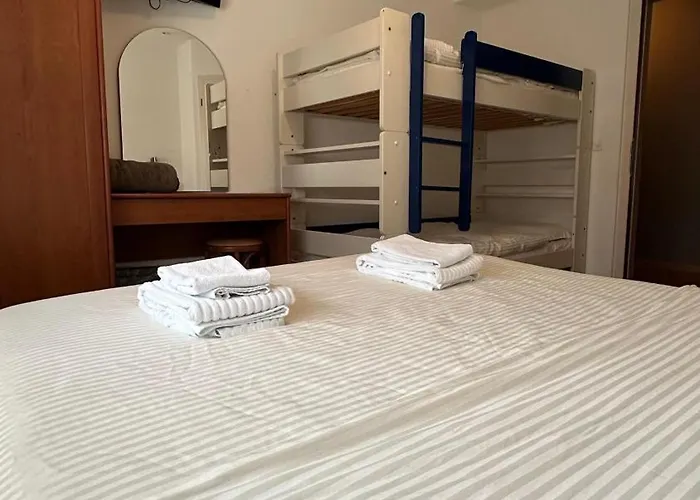 オテル デュ ケ 3* ビルヌーブ